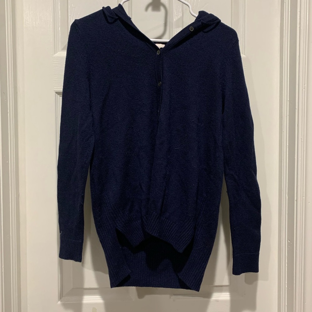 Gap sweater